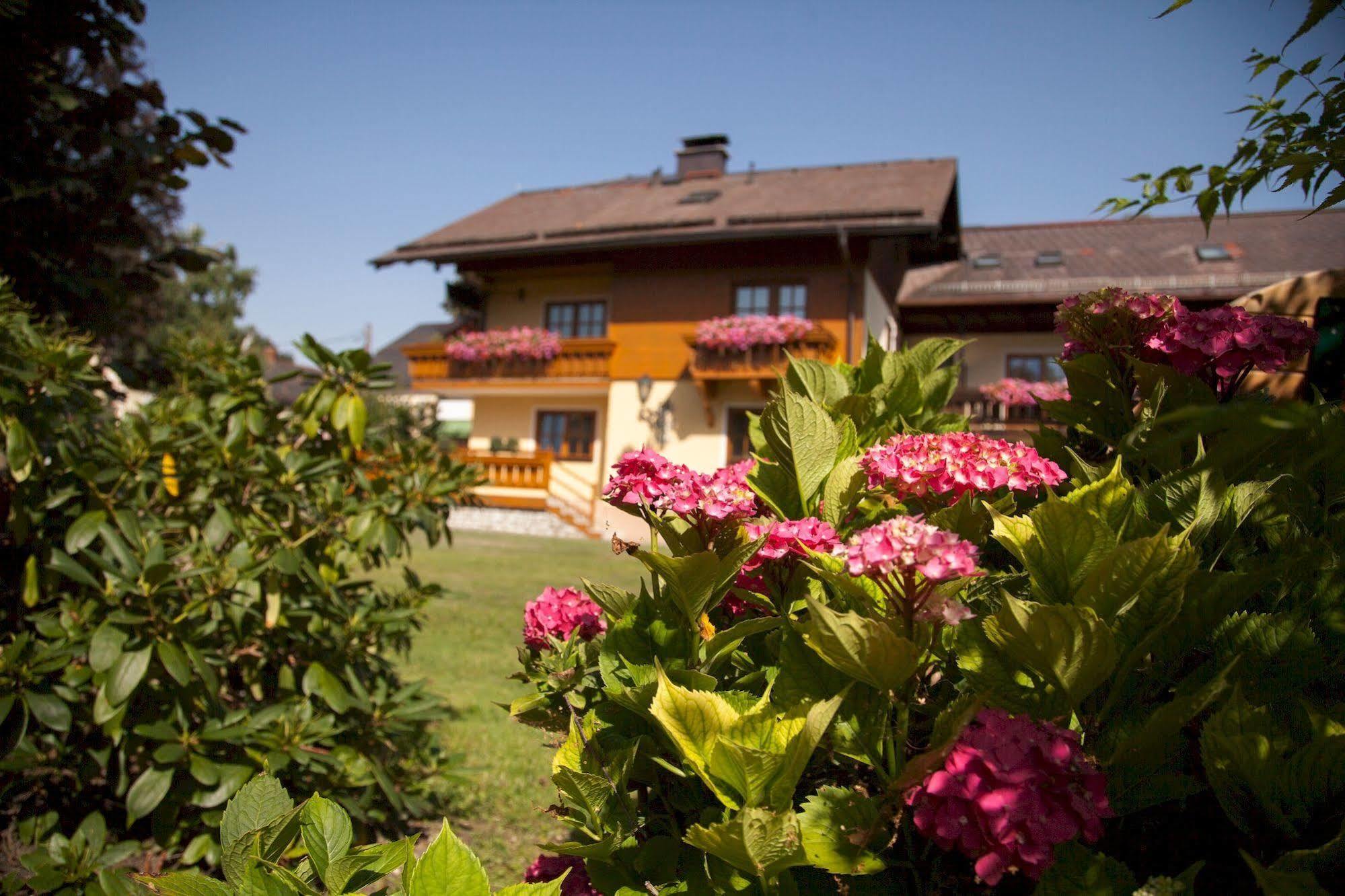 Garten - Hotel Sallerhof Grödig Exterior foto